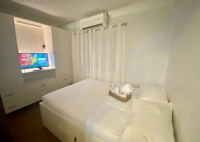 Aparthotel Tiny Hura Homes Ii Unit Visayas Avenue Qc Manila